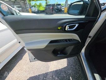 2025 Jeep Compass Limited - miniatura 9