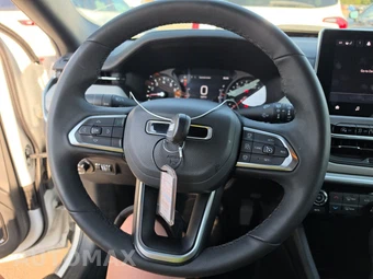 2025 Jeep Compass Limited - miniatura 10