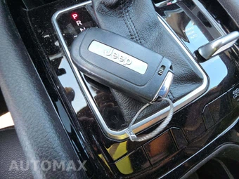 2025 Jeep Compass Limited - miniatura 8