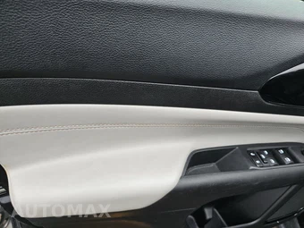 2025 Jeep Compass Limited - miniatura 9