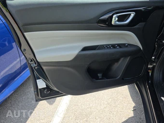 2025 Jeep Compass Limited - miniatura 9