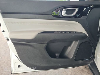 2025 Jeep Compass Limited - miniatura 9