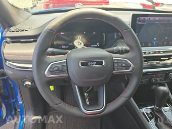 2025 Jeep Compass Trailhawk - miniatura 10
