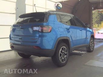2025 Jeep Compass Trailhawk - miniatura 4