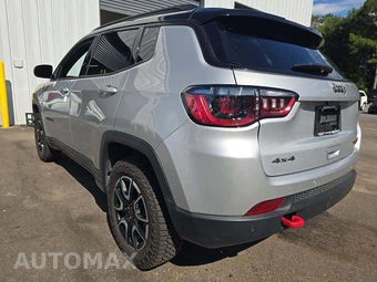 2025 Jeep Compass Trailhawk - miniatura 2