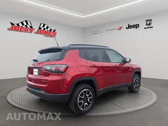 2025 Jeep Compass Trailhawk - miniatura 11