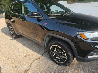 2025 Jeep Compass Trailhawk - miniatura 3