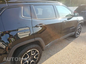2025 Jeep Compass Trailhawk - miniatura 4
