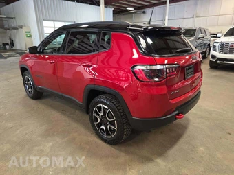 2025 Jeep Compass Trailhawk - miniatura 2
