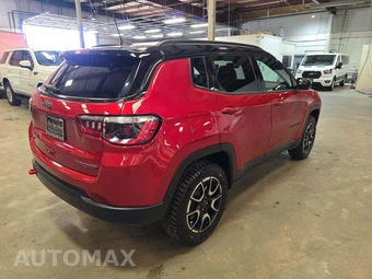 2025 Jeep Compass Trailhawk - miniatura 3