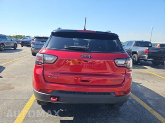 2025 Jeep Compass Trailhawk - miniatura 5