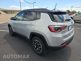 2025 Jeep Compass Trailhawk - miniatura 2