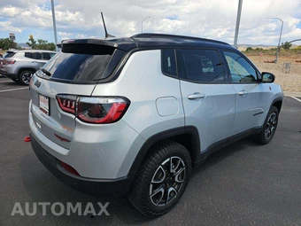 2025 Jeep Compass Trailhawk - miniatura 3