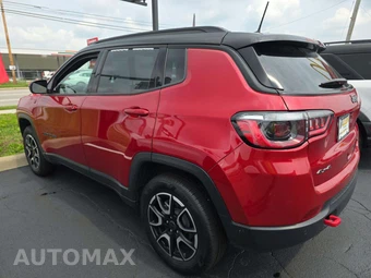 2025 Jeep Compass Trailhawk - miniatura 2