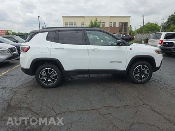 2025 Jeep Compass Trailhawk - miniatura 4