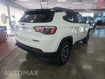 2025 Jeep Compass Trailhawk - miniatura 3