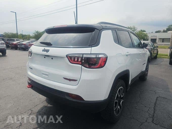 2025 Jeep Compass Trailhawk - miniatura 3