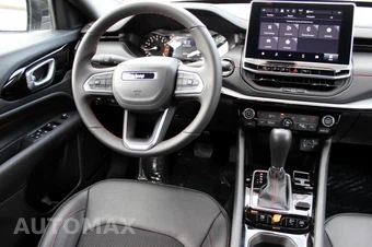 2025 Jeep Compass Trailhawk - miniatura 3