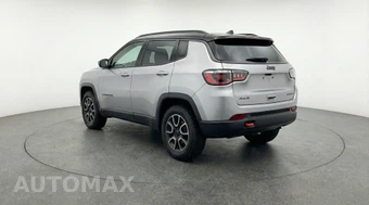 2025 Jeep Compass Trailhawk - miniatura 5