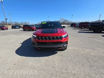 2025 Jeep Compass Trailhawk - miniatura 2