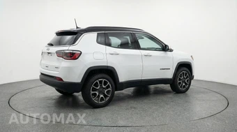 2025 Jeep Compass Trailhawk - miniatura 7