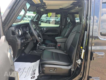 2025 Jeep Gladiator High Tide Crew Cab Medium Bed - miniatura 3