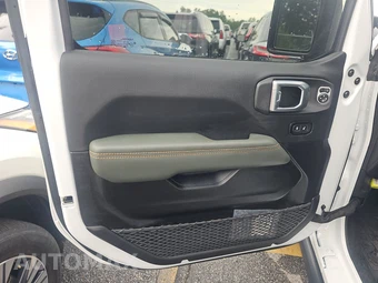 2025 Jeep Gladiator Mojave X Crew Cab Medium Bed - miniatura 9