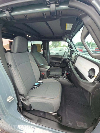 2025 Jeep Gladiator Nighthawk Crew Cab Medium Bed - miniatura 18