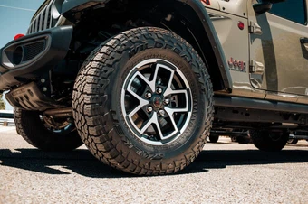 2025 Jeep Gladiator Rubicon Crew Cab Medium Bed - miniatura 10