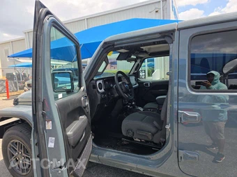 2025 Jeep Gladiator Sport S Crew Cab Medium Bed - miniatura 3