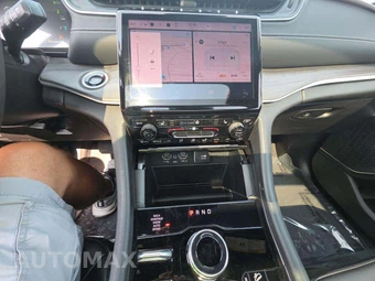 2025 Jeep Grand Cherokee 4xe - miniatura 7