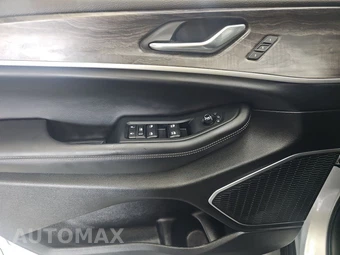 2025 Jeep Grand Cherokee 4xe - miniatura 9