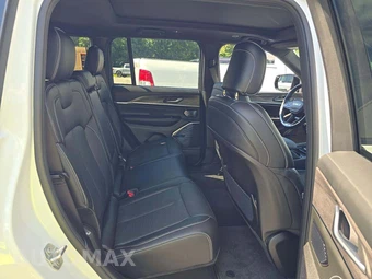 2025 Jeep Grand Cherokee 4xe Overland - miniatura 16