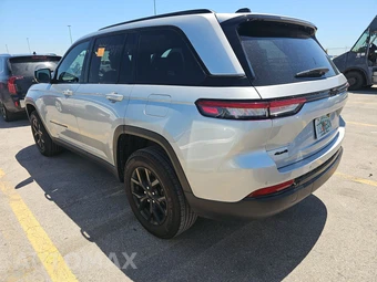 2025 Jeep Grand Cherokee Altitude - miniatura 6