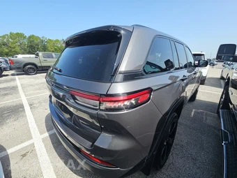 2025 Jeep Grand Cherokee Altitude - miniatura 4