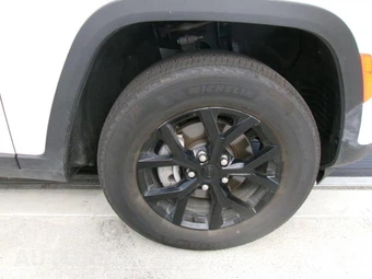 2025 Jeep Grand Cherokee Altitude - miniatura 4
