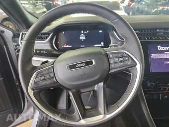 2025 Jeep Grand Cherokee Altitude - miniatura 10