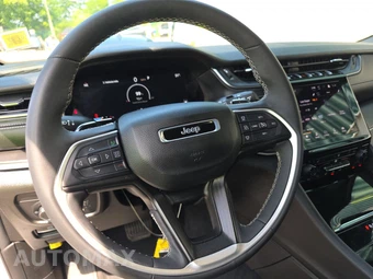 2025 Jeep Grand Cherokee Altitude - miniatura 15