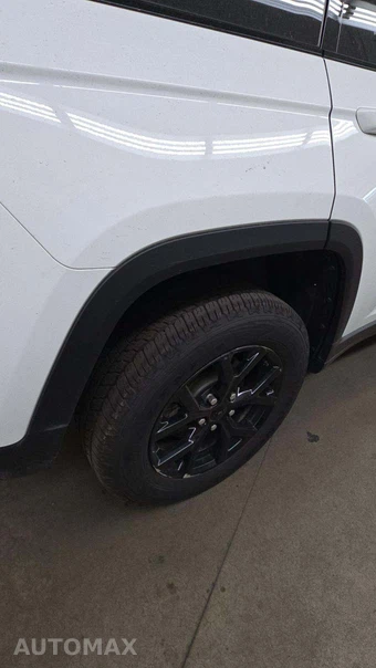 2025 Jeep Grand Cherokee Altitude - miniatura 22