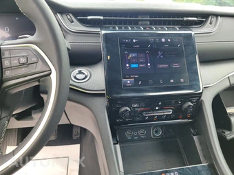 2025 Jeep Grand Cherokee Altitude - miniatura 11