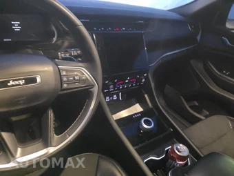 2025 Jeep Grand Cherokee Altitude - miniatura 11