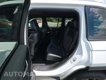 2025 Jeep Grand Cherokee Altitude - miniatura 13