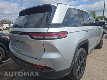 2025 Jeep Grand Cherokee Altitude - miniatura 3