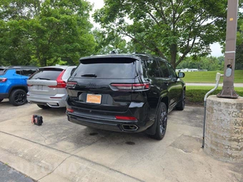 2025 Jeep Grand Cherokee L Summit - miniatura 3