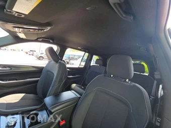 2025 Jeep Grand Cherokee Laredo - miniatura 11