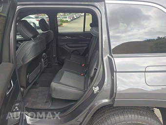 2025 Jeep Grand Cherokee Laredo - miniatura 13