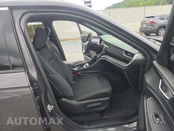 2025 Jeep Grand Cherokee Laredo - miniatura 18