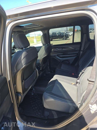 2025 Jeep Grand Cherokee Laredo X - miniatura 10