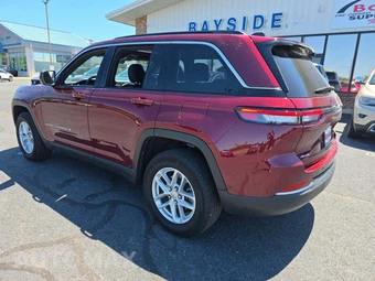 2025 Jeep Grand Cherokee Laredo X - miniatura 2