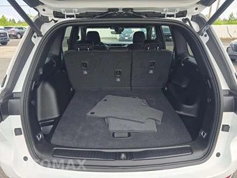 2025 Jeep Grand Cherokee Laredo X - miniatura 11